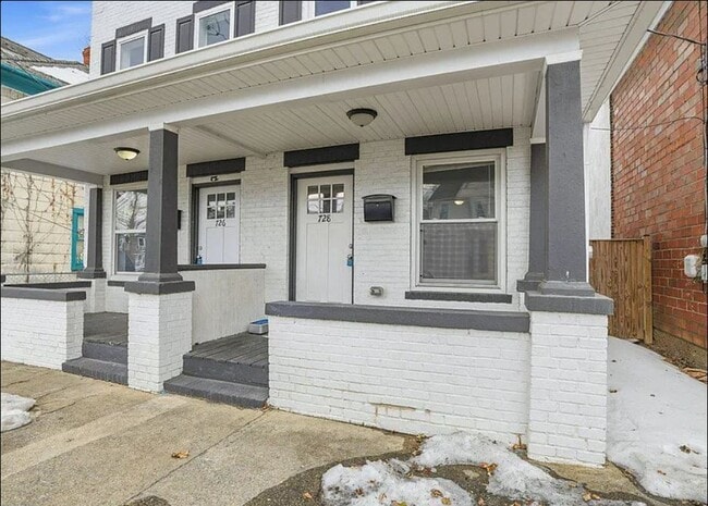 Photo - 728 N Queen St