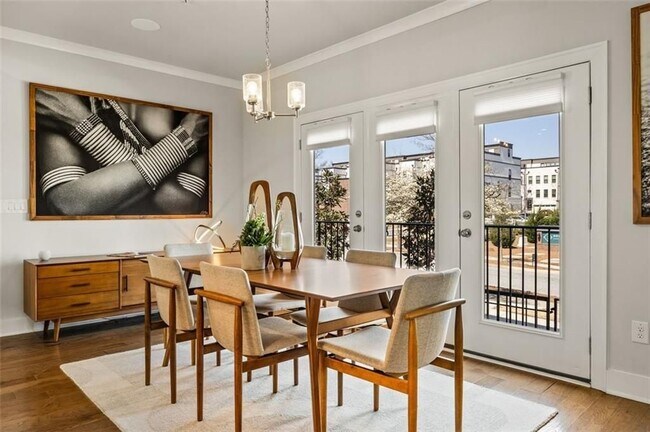 Photo - 2145 Burnside Dr NW