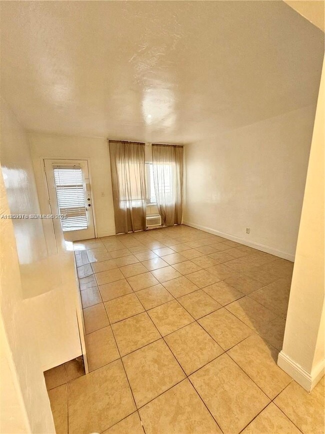 Photo - 761 Euclid Ave Unit 3