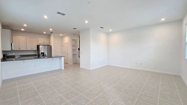 Photo - Brand-New Apopka 4Bed/2.5 Bath Townhome Avail for Rent! Be The first to Live Here!