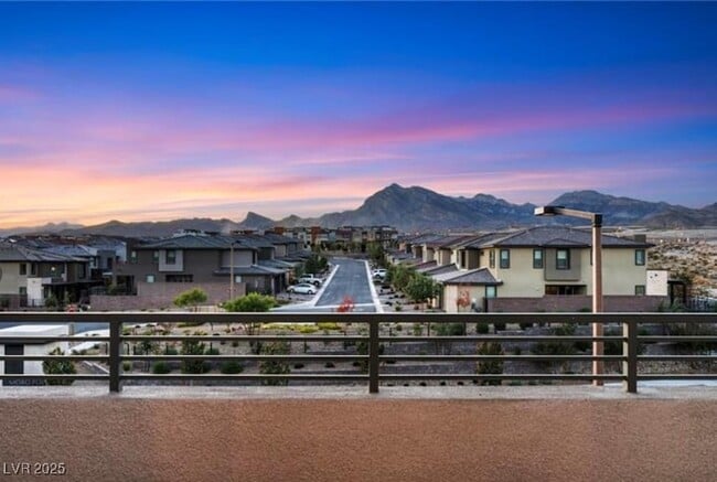 Photo - 660 Clowder Spring Way