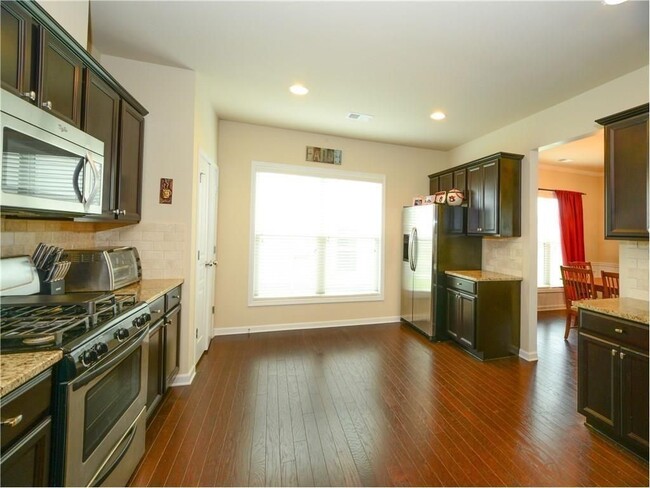 Photo - 5940 Weddington Dr