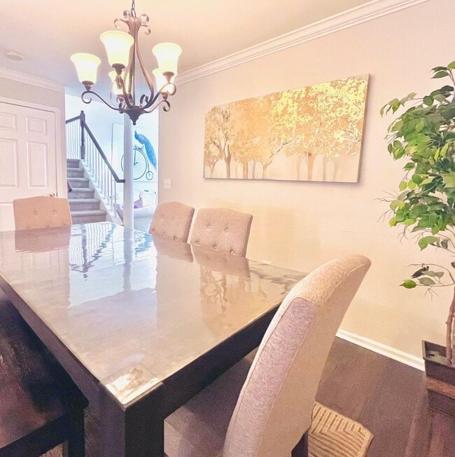 Photo - 363 Catskill Court