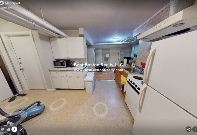 Building Photo - 8 Forest St Unit B1