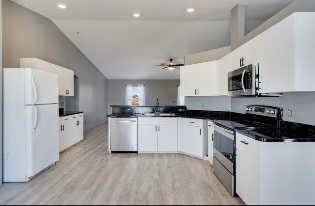 Photo - 4305 NE 20th Pl