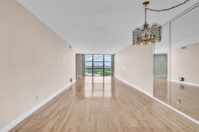 Photo - 1000 Parkview Dr Unit 925(Available now)