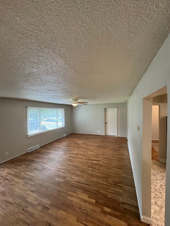 Photo - 1901 N Maplewood Ave