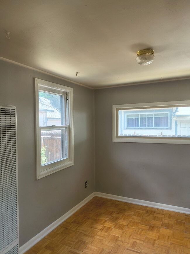 Photo - 6 S Rutherford Ave
