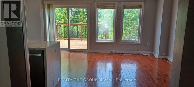 Photo - 107 Dooley Crescent