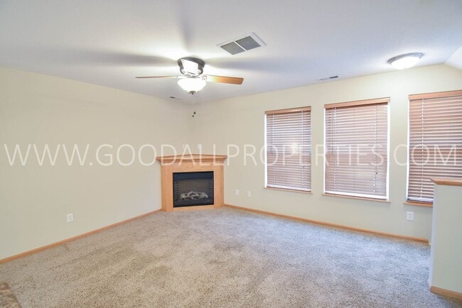 Photo - 2 bedroom 2 bath Urbandale Townhouse