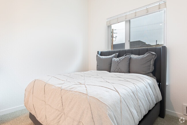 2HAB, 1BA - G3 - Mason At Hive