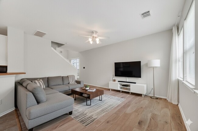 Photo - 16623 Newglen Ln