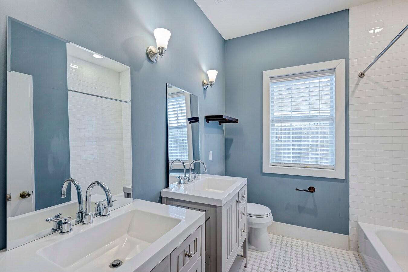 Photo - 818 Wilkes St