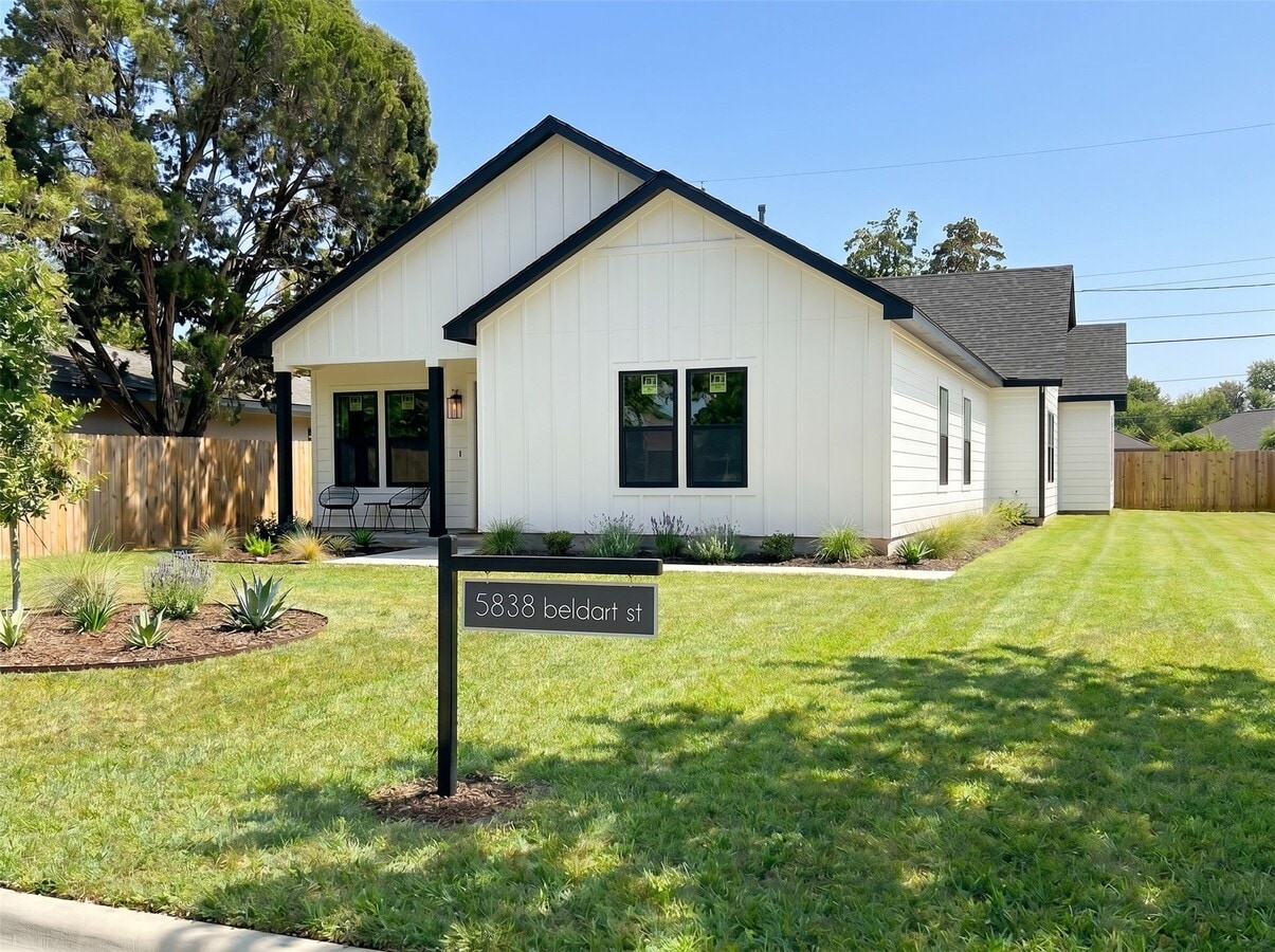 Photo - 5838 Beldart St