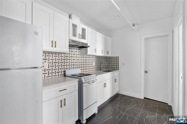 Building Photo - 275 Main St Unit 1-1 Rental