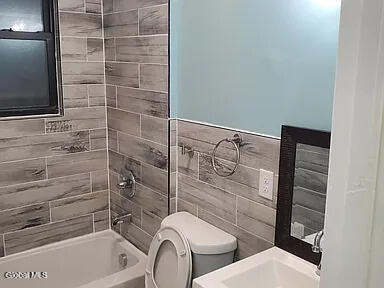 Photo - 170 Washington Ave Unidad 3F