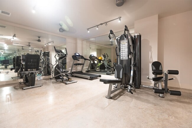 Photo - 1806 Clubview Ave