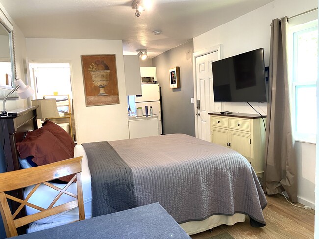 Photo - 6175 NE 5th Ave Unidad Studio