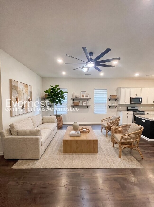 Photo - 806 Sunset View Dr