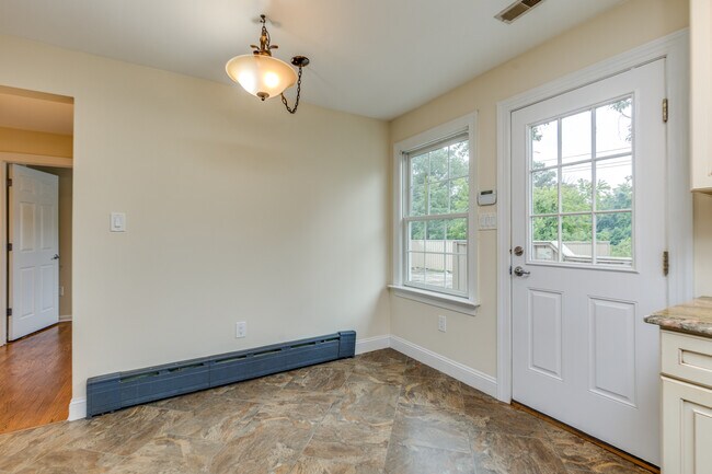 Photo - 289 James St Unit FL2