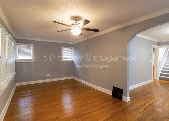 Photo - 5815 Euclid Ave E