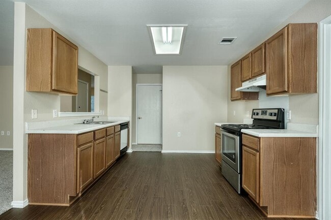 Photo - 7537 Redrick Dr