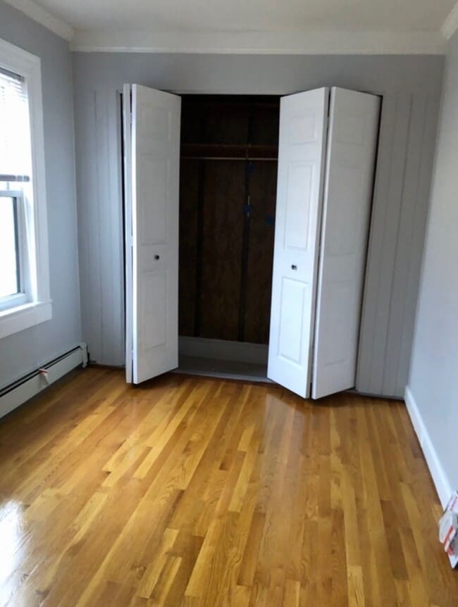 22 Lawrence St Unit 2