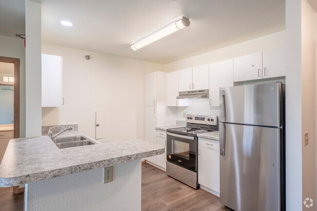 1BR, 1BA - 680SF - Kitchen
