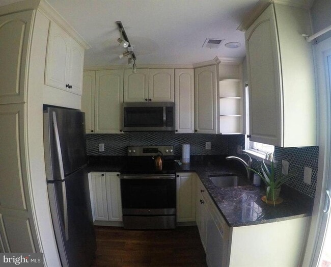 Photo - 8702 Village Green Ct