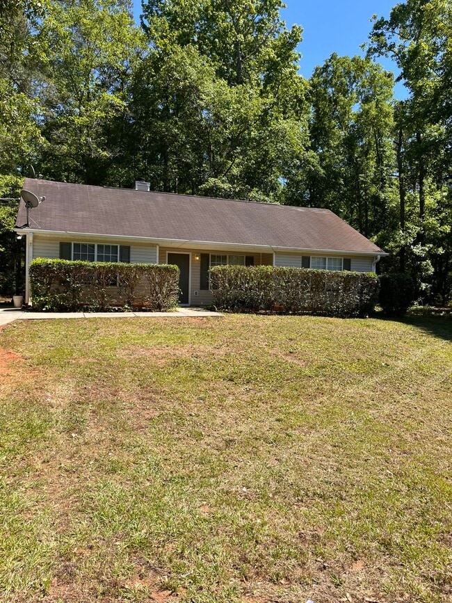 Building Photo - Ranch Style home in Locust Grove