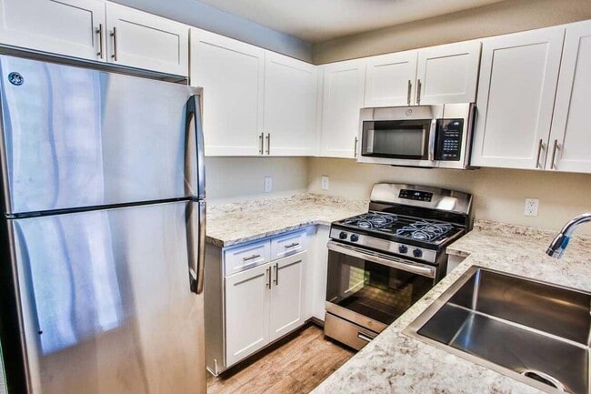 Photo - Lido Apartments