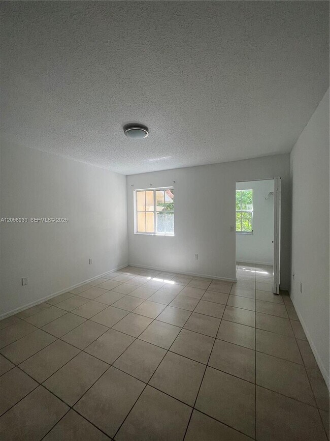 Photo - 2427 Centergate Dr Unit 305