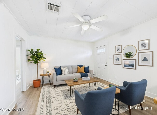 Photo - 528 St Julien Ave