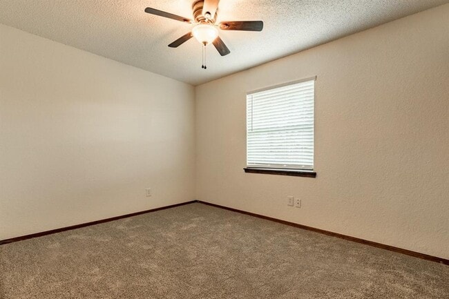 Photo - 722 W Perry Dr