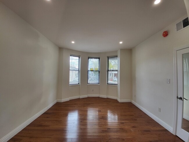 Photo - 447 Gregory Ave Unit 1
