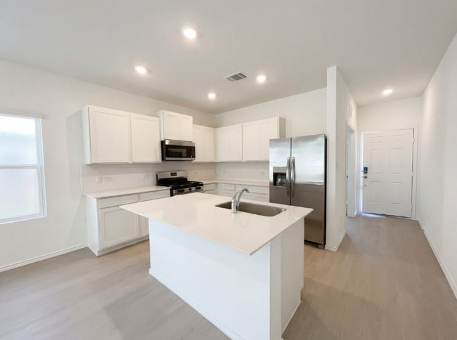 Photo - 177 Cibolo Crk Lp