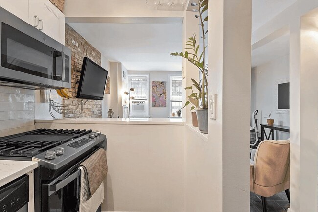 Photo - 98 Bright St