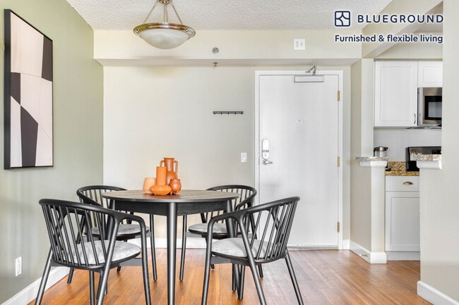 Photo - 20350 Stevens Creek Blvd Unidad FL3-ID1247