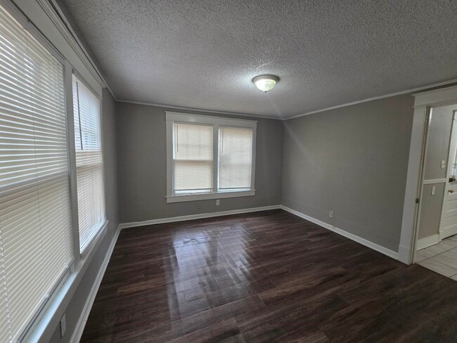 Photo - 3554 Faxon Ave