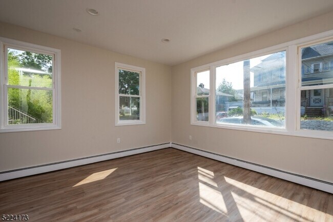 Photo - 214 Woodcliff Ave Unit 1