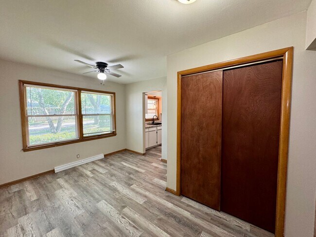 5905 N 66th St Unit 66th Lower