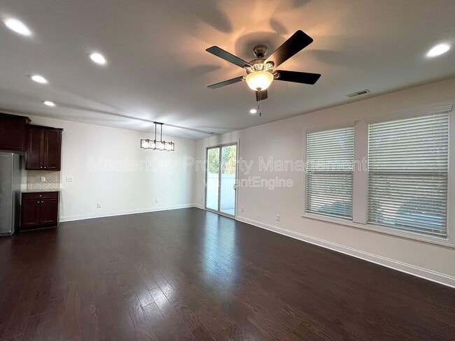 Photo - 152 Alamosa Pl