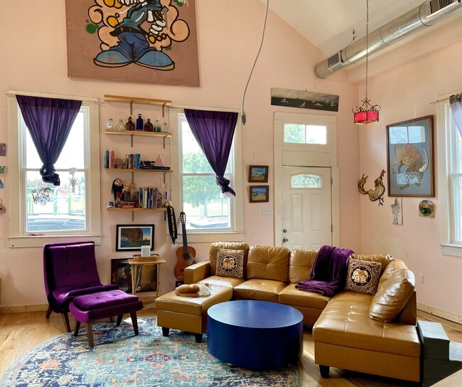 Photo - 3064 Saint Peter St