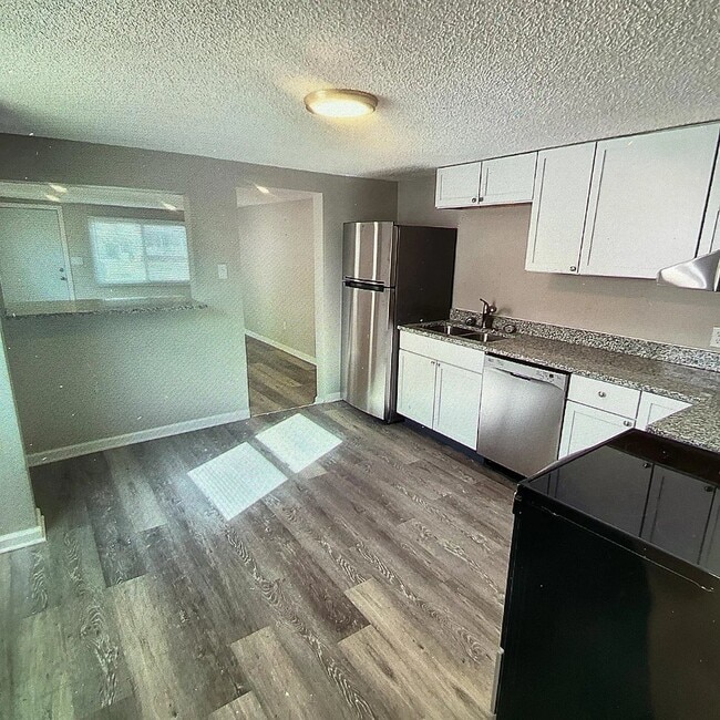 Photo - 355 Ripley Ave