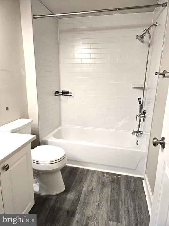 Building Photo - 1641 International Dr Unit 418