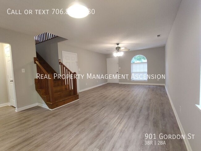 Photo - 901 Gordon St