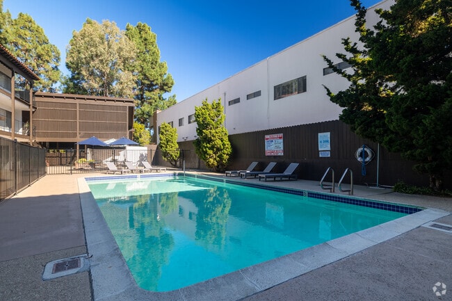 Piscina - Peninsula Villas