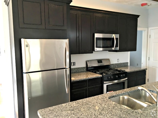 Building Photo - 464-468 Wickenden St Rental