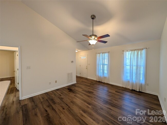 Photo - 106 Aljen Ct