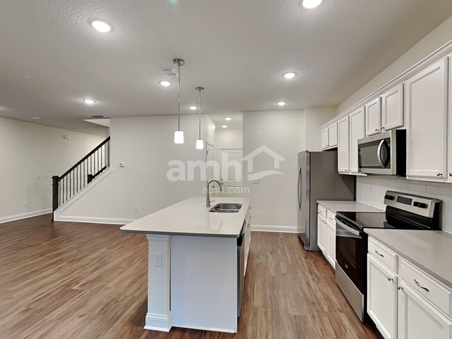 Photo - 540 Onate Cir